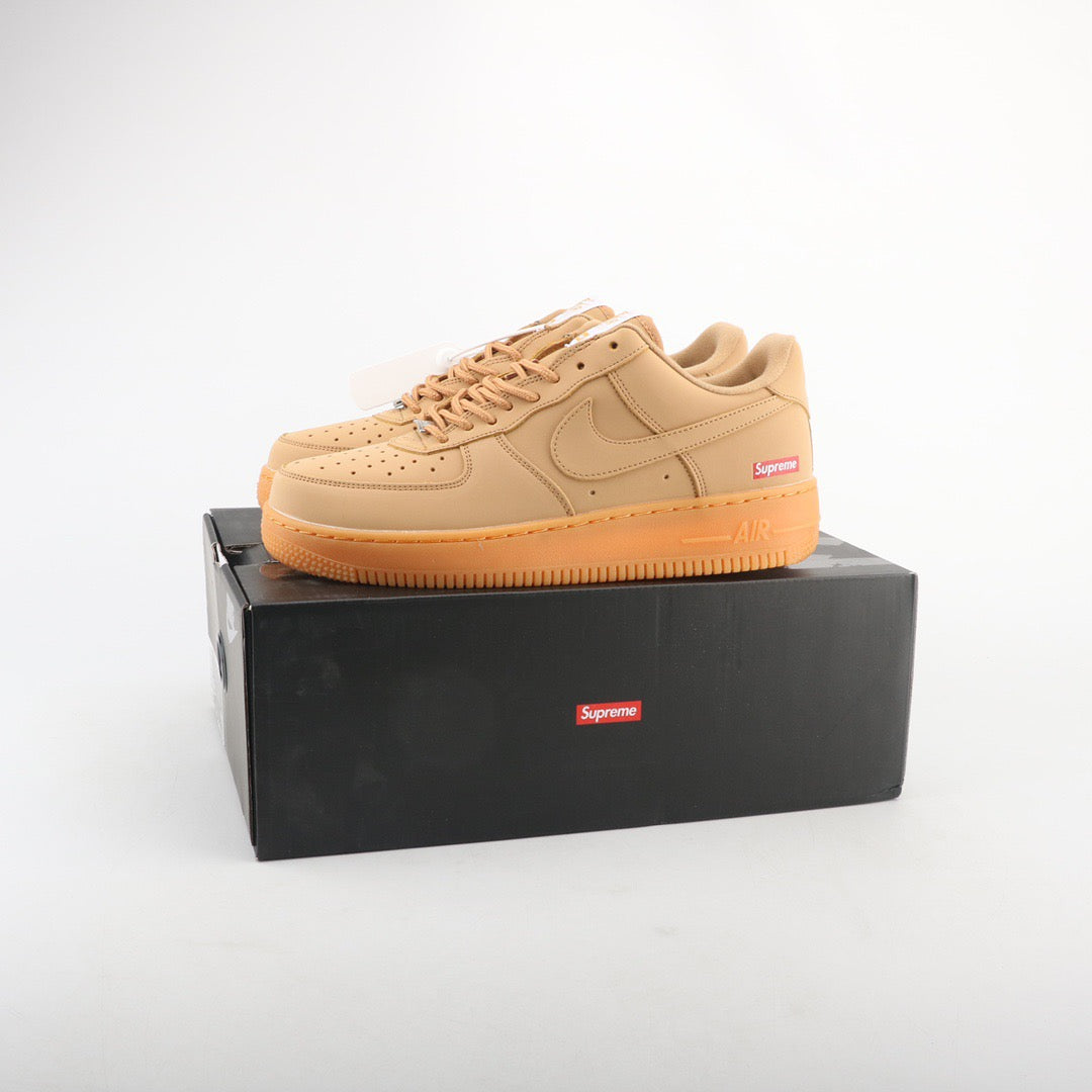 TÊNIS NIKE AIR FORCE 1 SP WHEAT x SUPREME