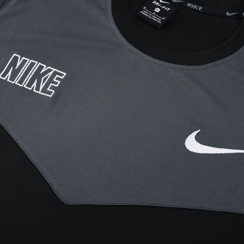 Kit Camisa e Short Nike Repeat Preto e Cinza