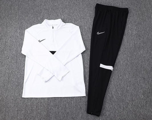 Conjunto Nike Treino Branco e Preto Dri Fit