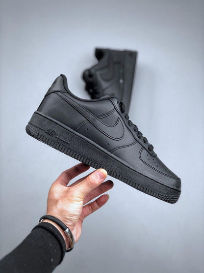 TÊNIS NIKE AIR FORCE 1 TRIPLE BLACK