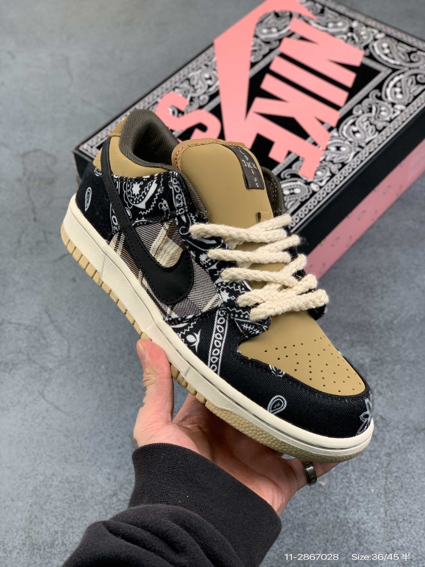 TÊNIS NIKE DUNK SB TRAVIS SCOTT