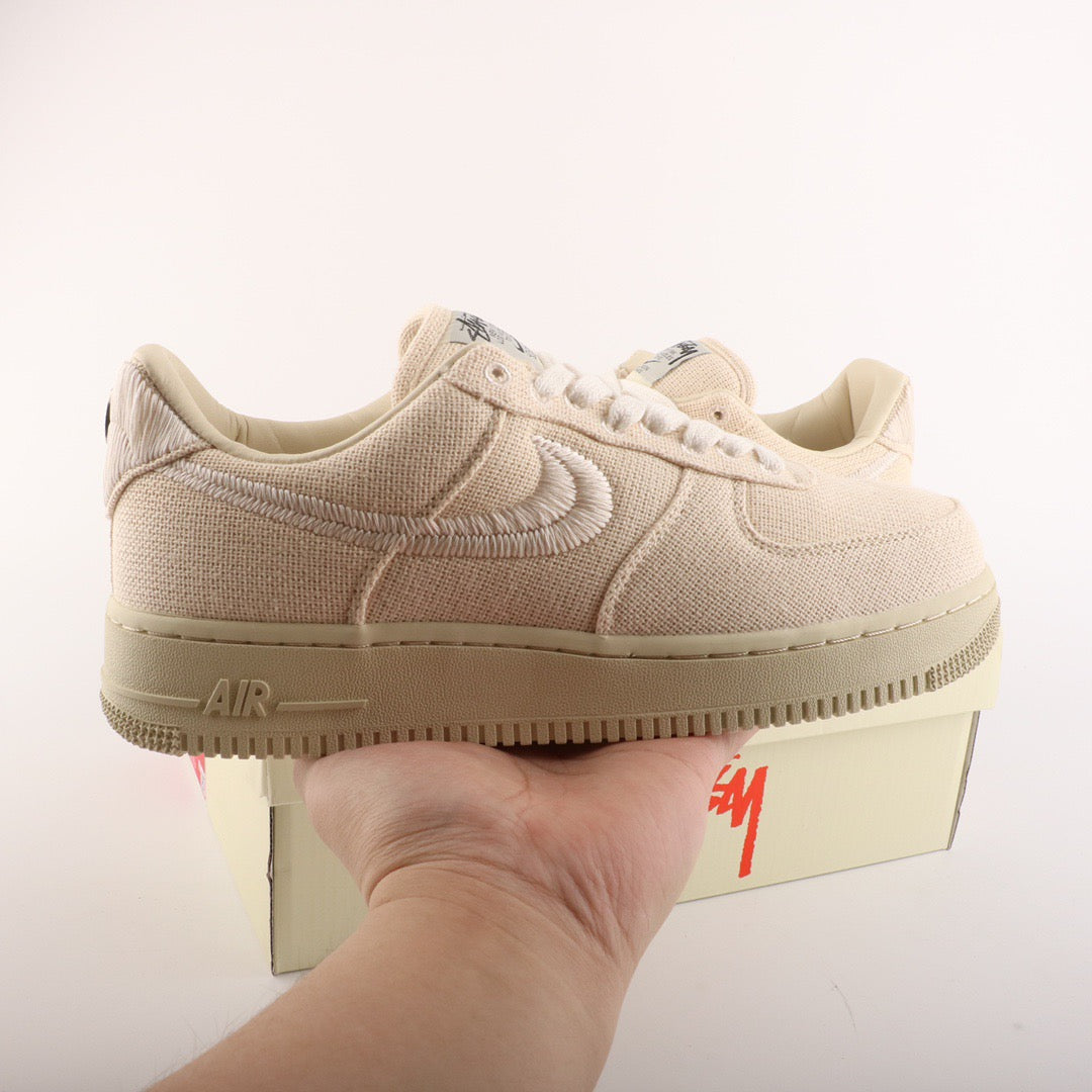 TÊNIS NIKE AIR FORCE 1 x STUSSY FOSSIL