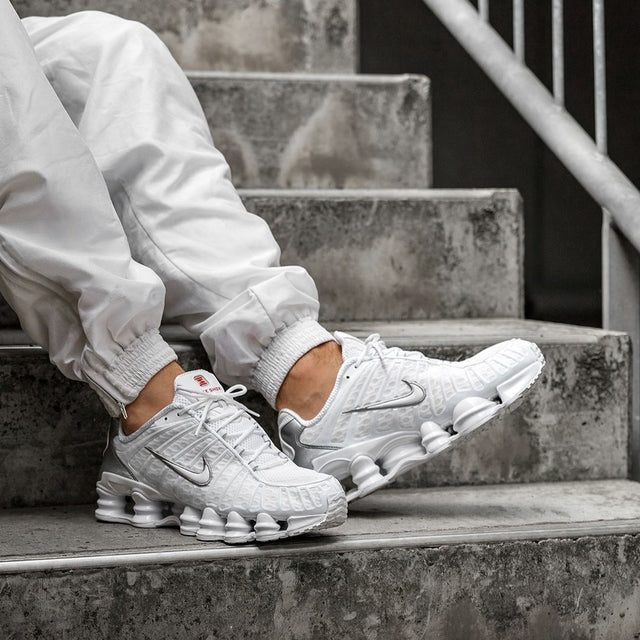 Nike best sale shoks branco