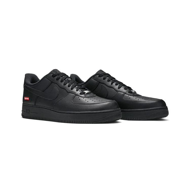 TÊNIS NIKE AIR FORCE 1 TRIPLE BLACK x SUPREME