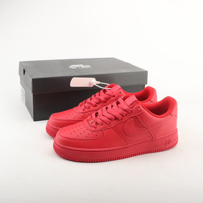 TÊNIS NIKE AIR FORCE 1 TRIPLE RED