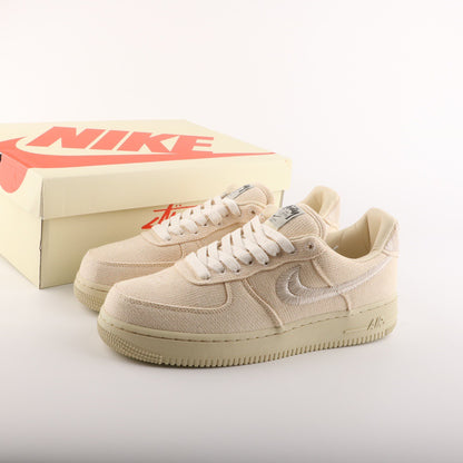 TÊNIS NIKE AIR FORCE 1 x STUSSY FOSSIL