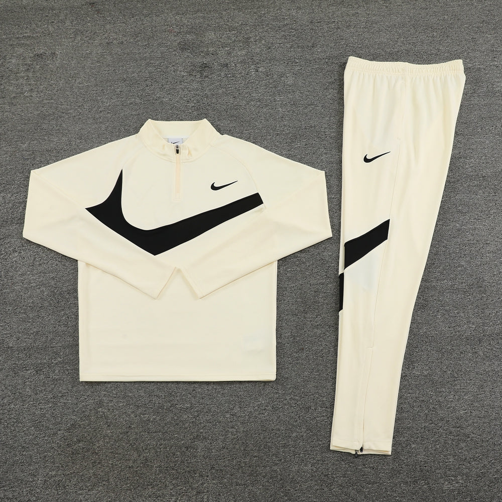 Conjunto Nike Big Swoosh Bege