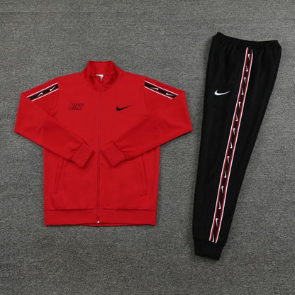 Conjunto Nike Repeat Vermelho e Preto