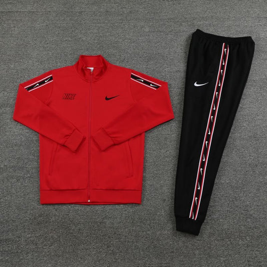 Conjunto Nike Repeat Vermelho e Preto
